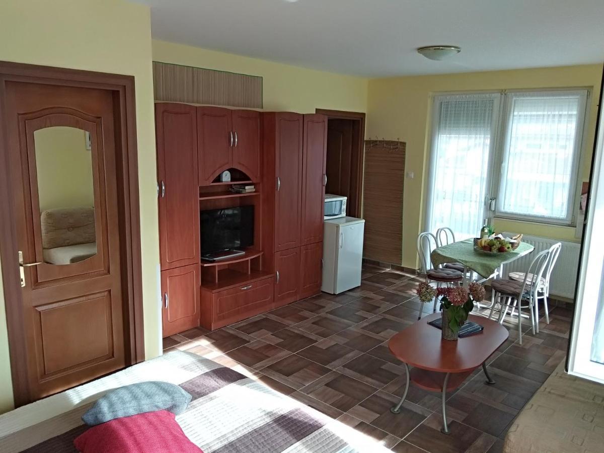 Yellow Apartmanhaz Bük Εξωτερικό φωτογραφία