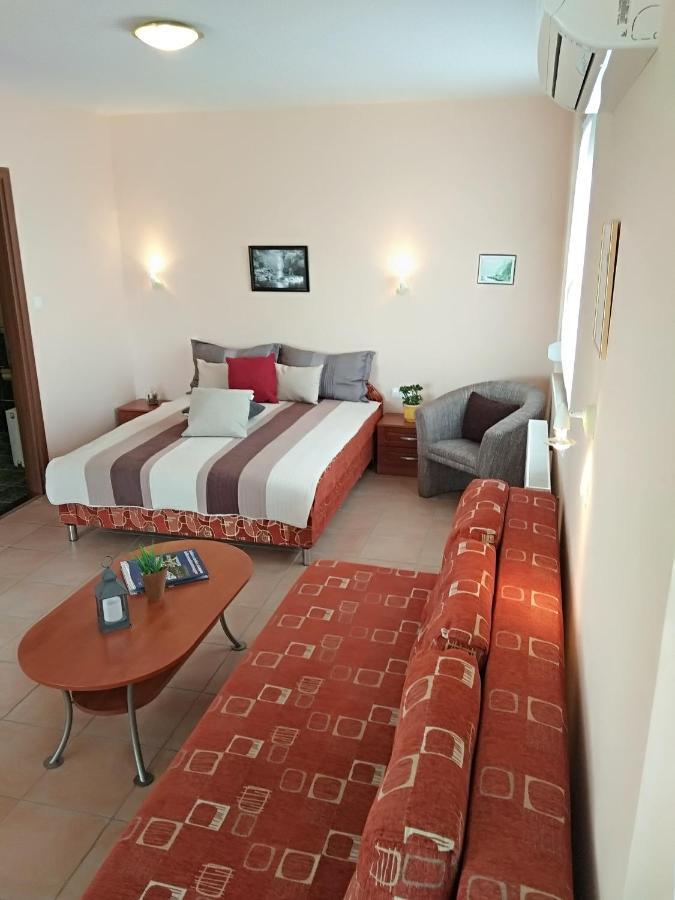 Yellow Apartmanhaz Bük Εξωτερικό φωτογραφία